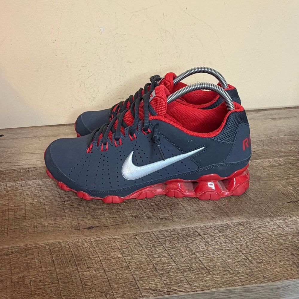 Nike reax Men's Athletic Shoes Gray Red Silver size 9 sneakers